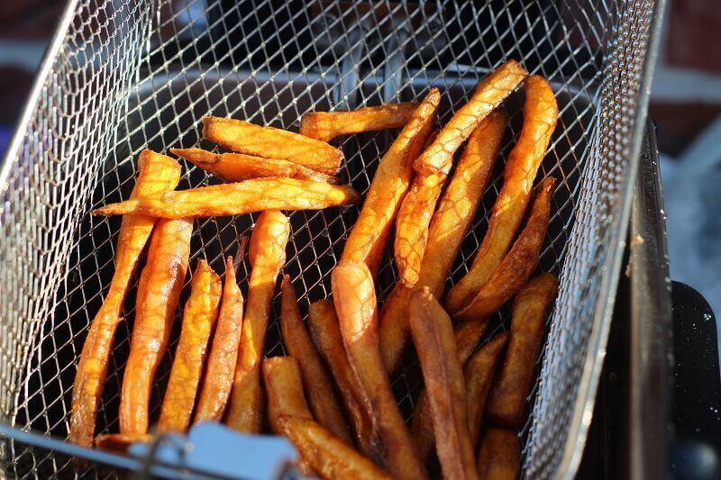 knusprige Süßkartoffelpommes