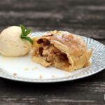 Sarah Wiener Apfelstrudel aus dem Pellet Smoker Apfelstrudel Sarah Wiener Traeger Pellet Smoker