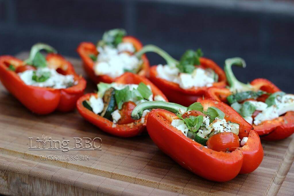 Vegetarisch gefüllte Paprika vom Grill Vegetarisch gefüllte Paprika vom Grill
