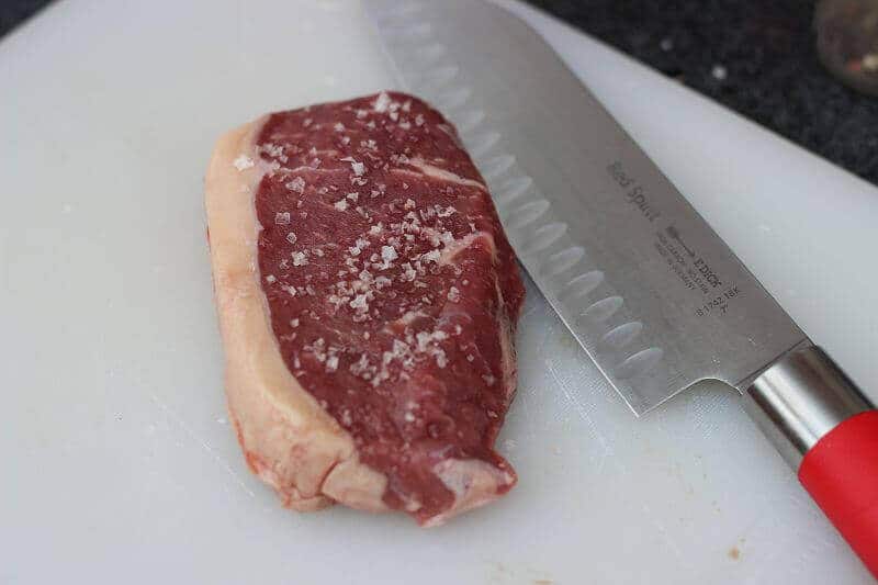 k-Steak gesalzen
