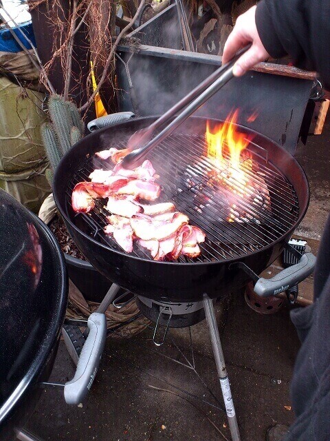 Living BBQ indirektes grillen mit Holzkohle