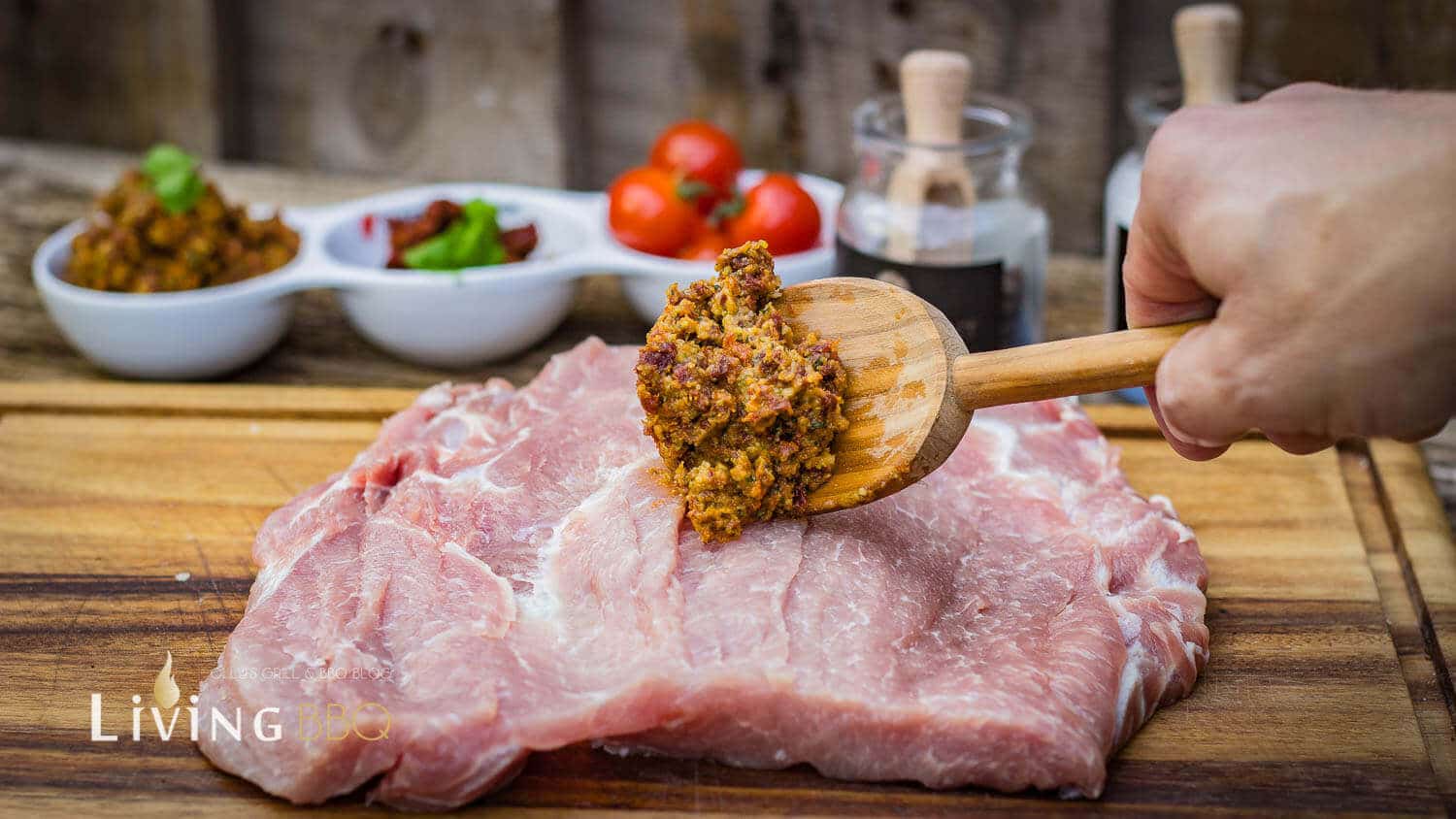 Schweinerückenbraten vom Iberico gefüllt mit Tapenade_Schweineru cken mit Tapenade 2 von 9_schweinerückenbraten Schweinerückenbraten Tomaten tapenade schweinerückenbraten_Schweineru cken mit Tapenade 2 von 9