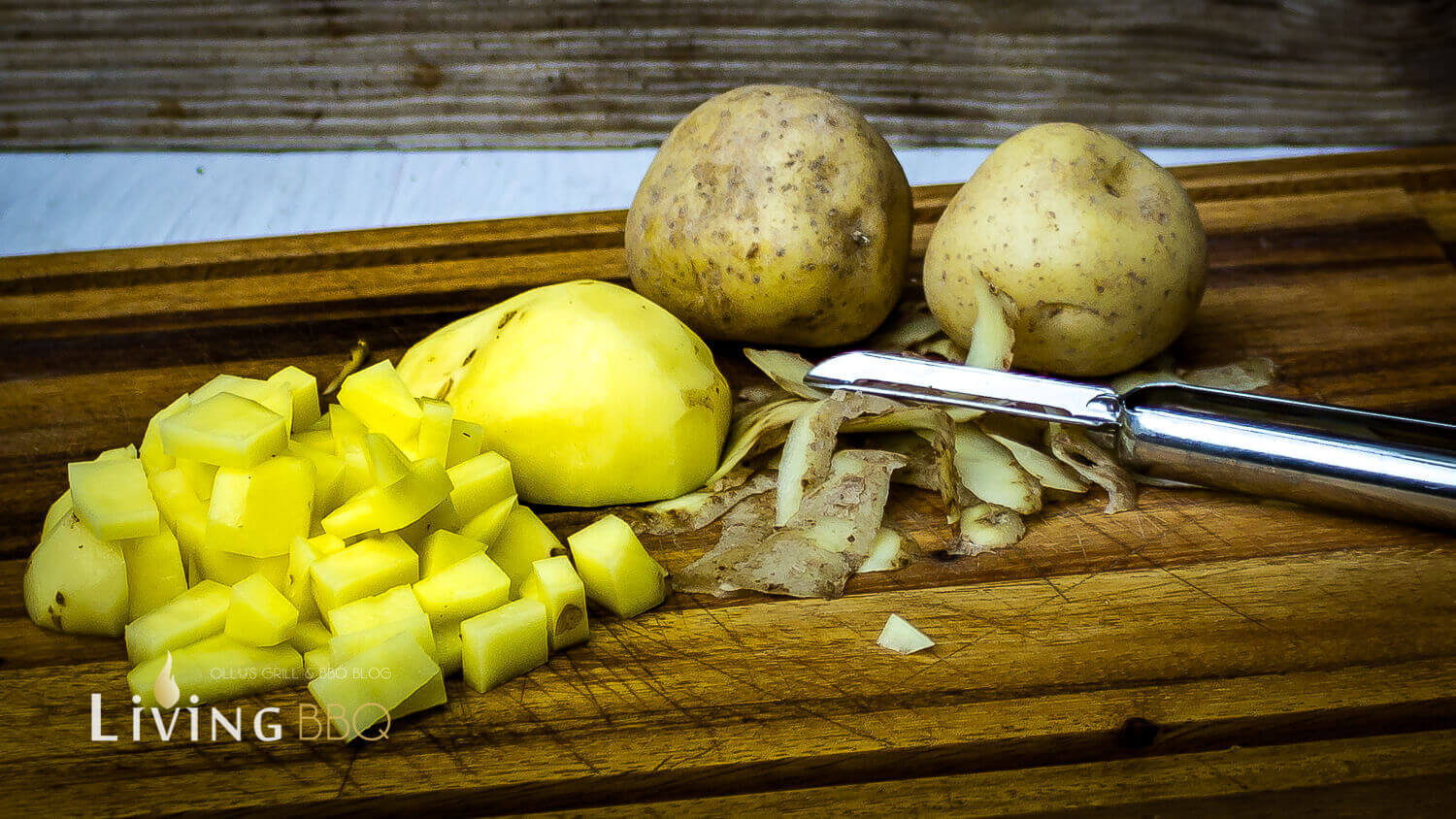 Feldsalat mit Kartoffeldressing und Cheddar Käse Würfel