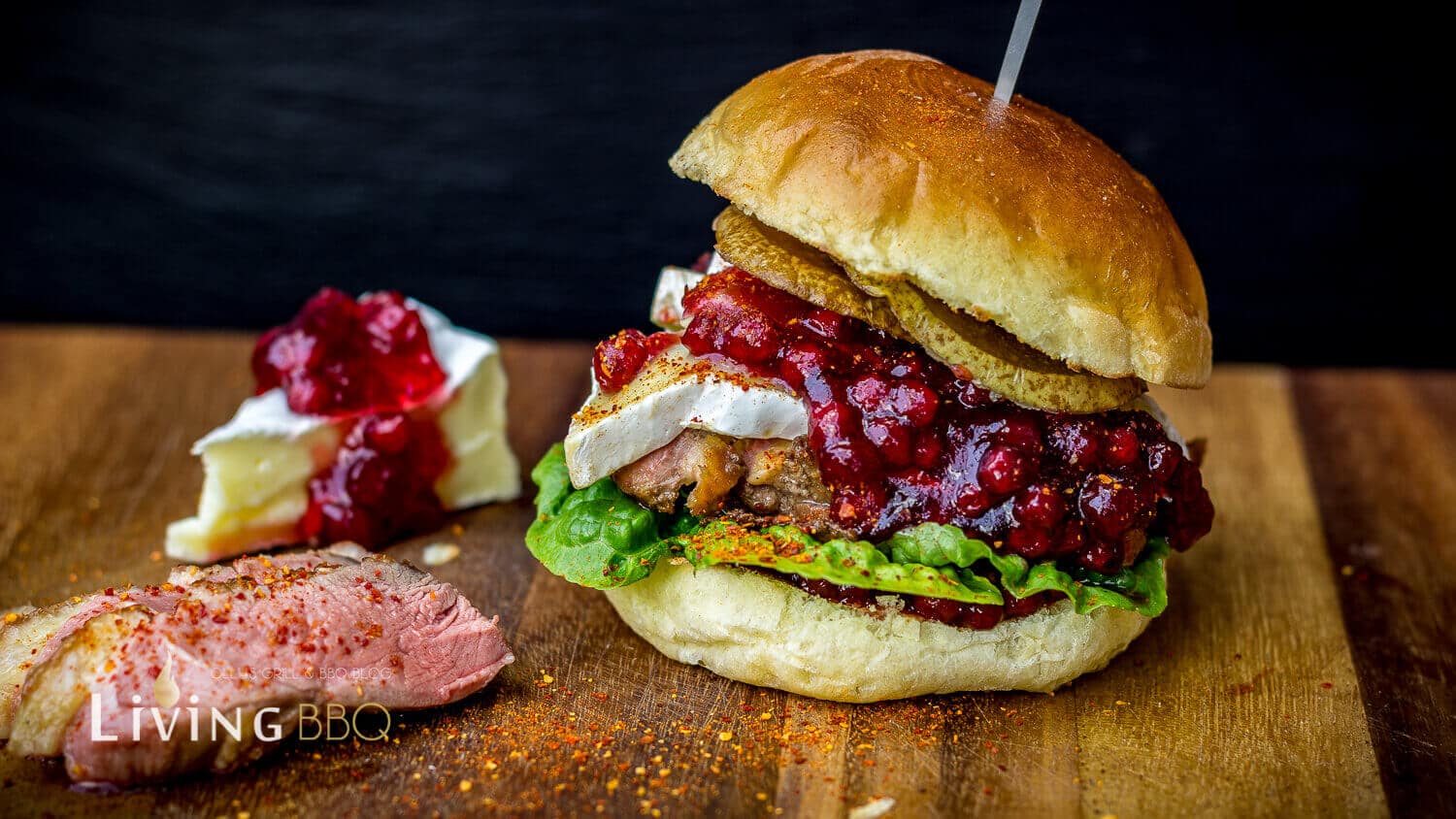 Enten-Burger Camembert Preiselbeeren