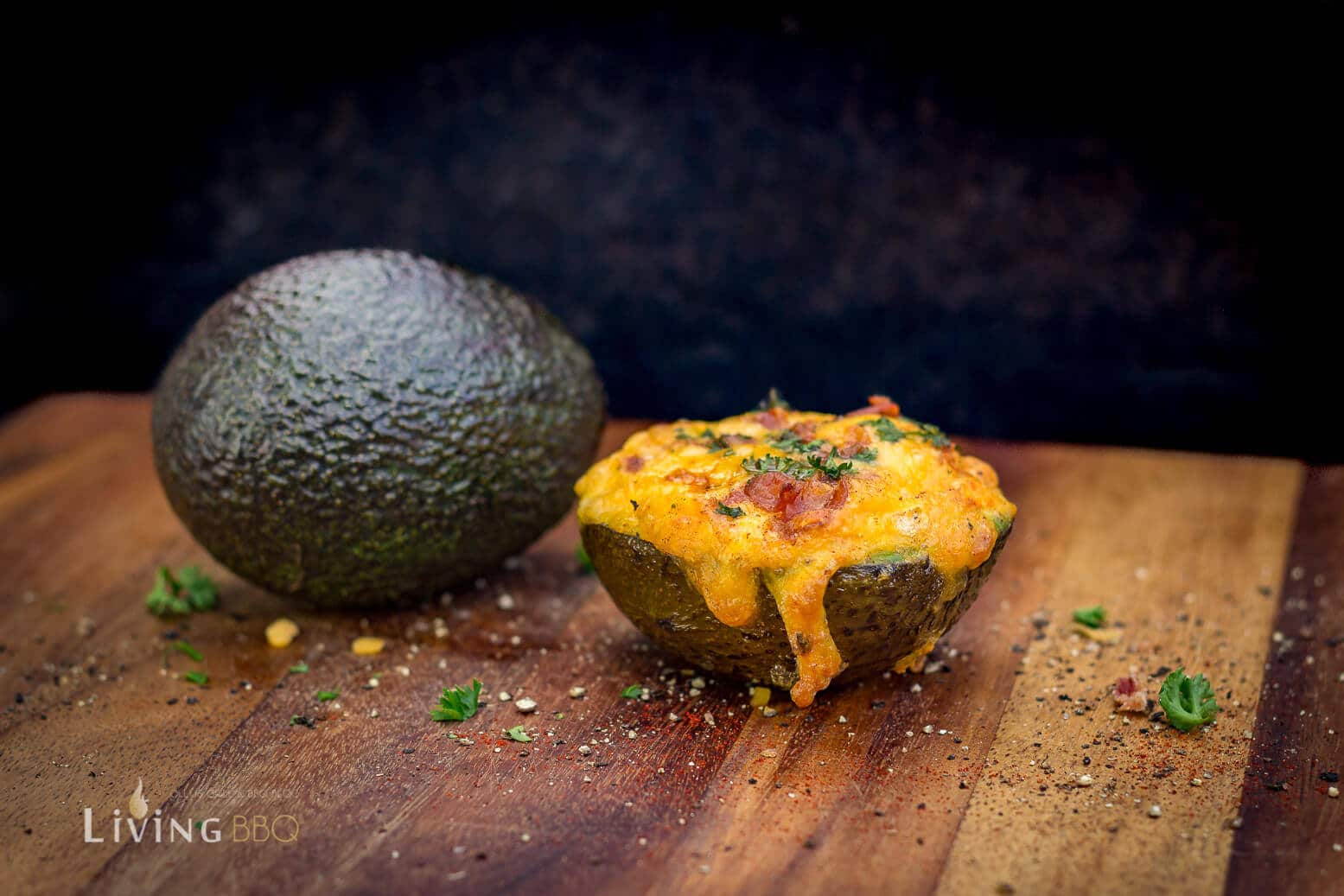 Avocado gefüllt mit Ei, Bacon und Käse zum Frühstück_Avocado Rezept Ei Bacon Fru hstu ck 29 von 44 2_avocado Avocado Rezept Ei Bacon Frühstück avocado_Avocado Rezept Ei Bacon Fru hstu ck 29 von 44 2
