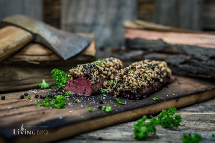 Home Page 1_Wildschweinfilet mit Nusskruste 13 von 13 749x500_ Wildschweinfilet mit Nusskruste von der Holzplanke _Wildschweinfilet mit Nusskruste 13 von 13 749x500