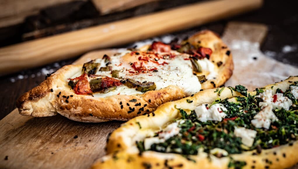 Pide Selber Machen Turkische Pide Vom Pizzastein Im Grill Livingbbq De