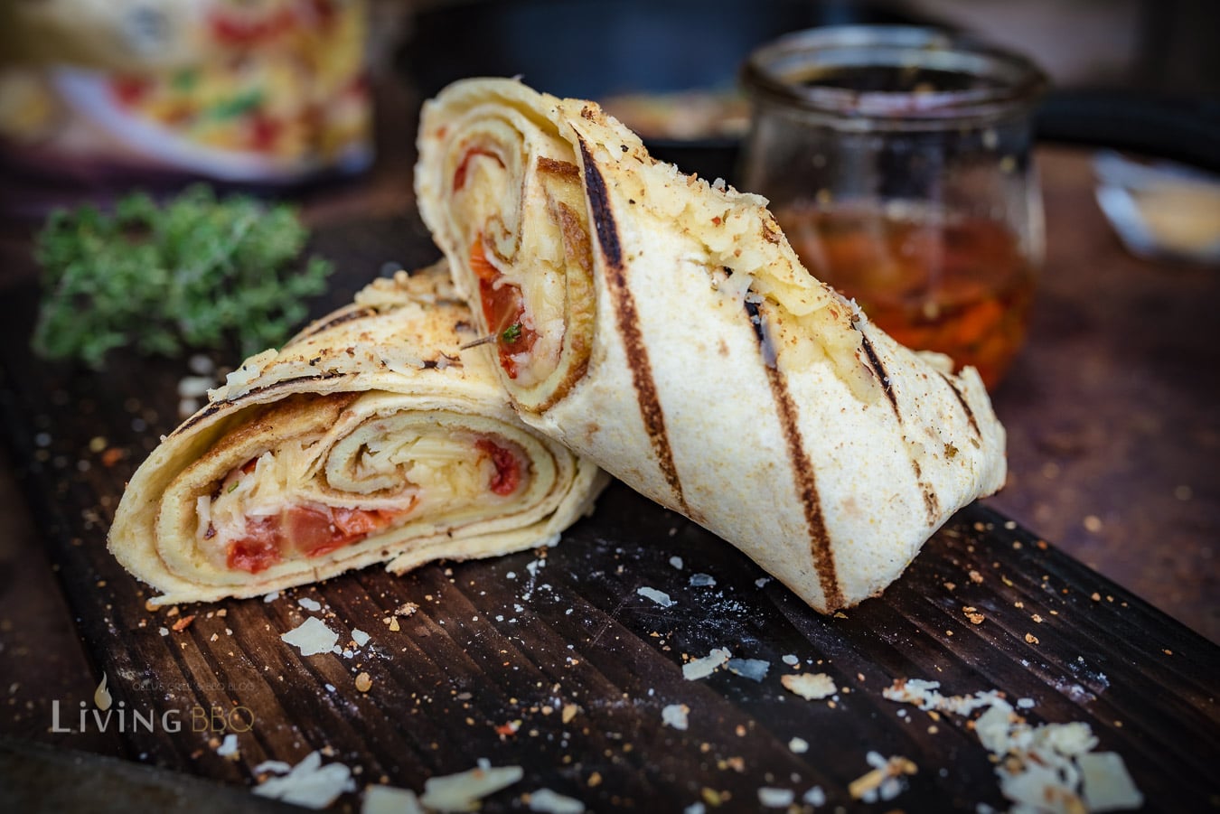 Frühstücks Burrito mit Omlett und Cheddar